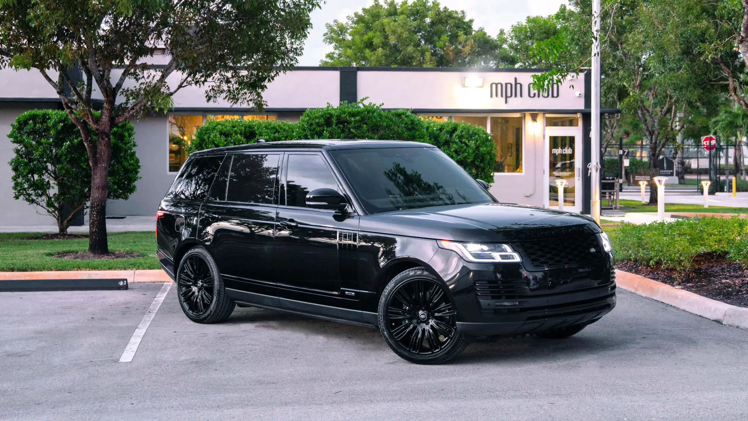 range rover hse lwb rental exterior luxury car mph club scaled