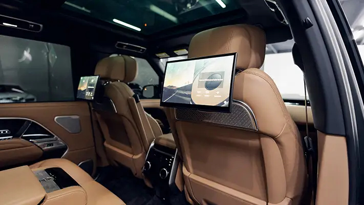 Range Rover HSE LWB Autobiography rental interior view mph club