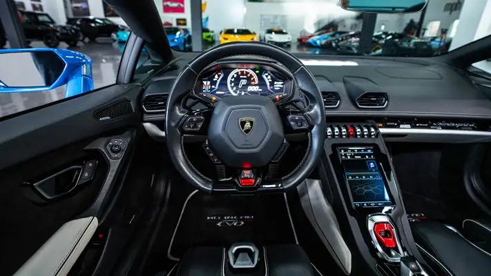 blue-lamborghini-huracan-evo-spyder-rental-dashboard-view-mph-club