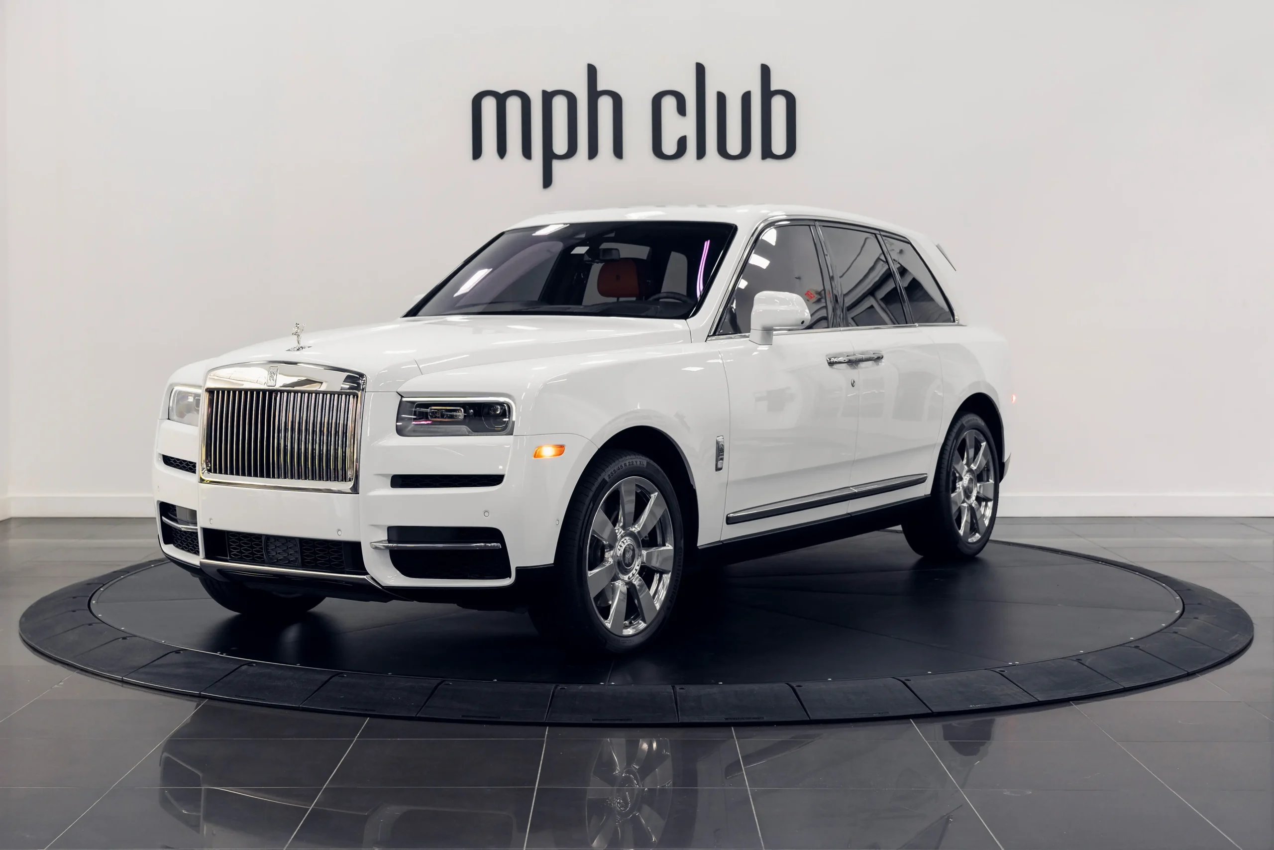 2021 Rolls-Royce Cullinan -'s photo