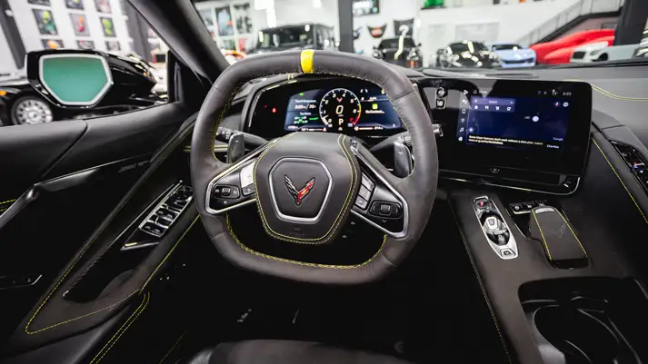 black-on-black-chevrolet-corvette-c8-for-rent-miami-dashboard-view-mph-club