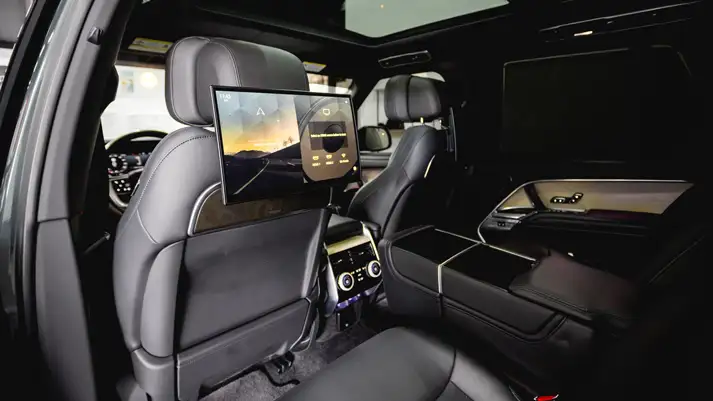 range-rover-sv-rental-interior-view-mph-club